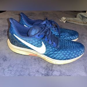 Men’s 8.5 Nikes